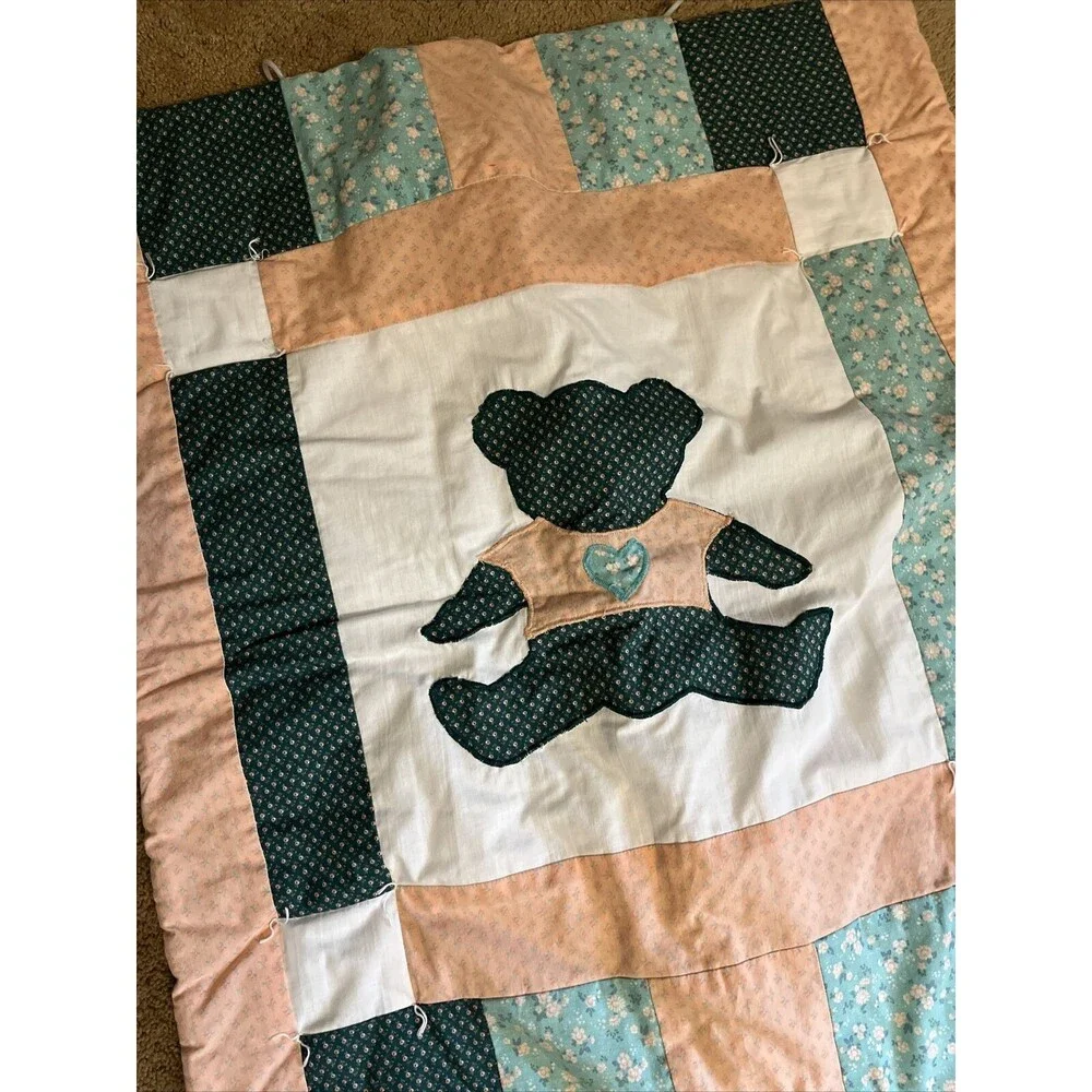 Quilted Wall Hanging Handmade with Handquilting 25”x29” Bear theme